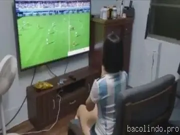 Lagi Nonton HP Malah Di Entot Brutal Sampe Crott